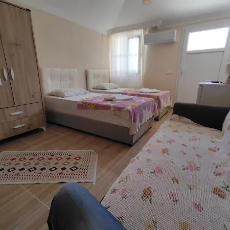 卡拉贾公寓酒店 3*