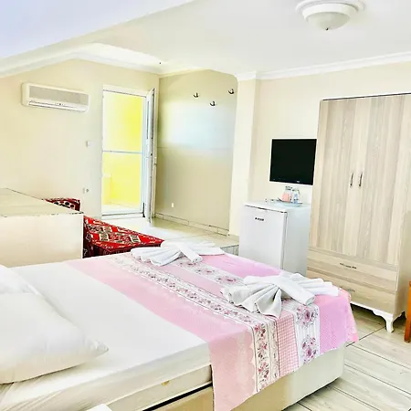 卡拉贾公寓酒店 3*