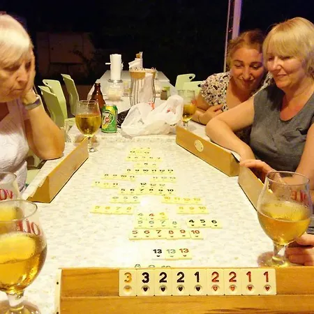 Отель Karaca 3*