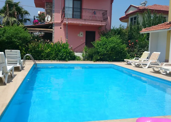 Hotel Karaca 3*