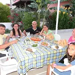 מלון Karaca 3*