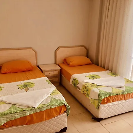 Karaca Hotel 3*
