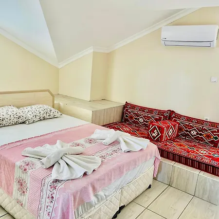 Karaca Hotel 3*